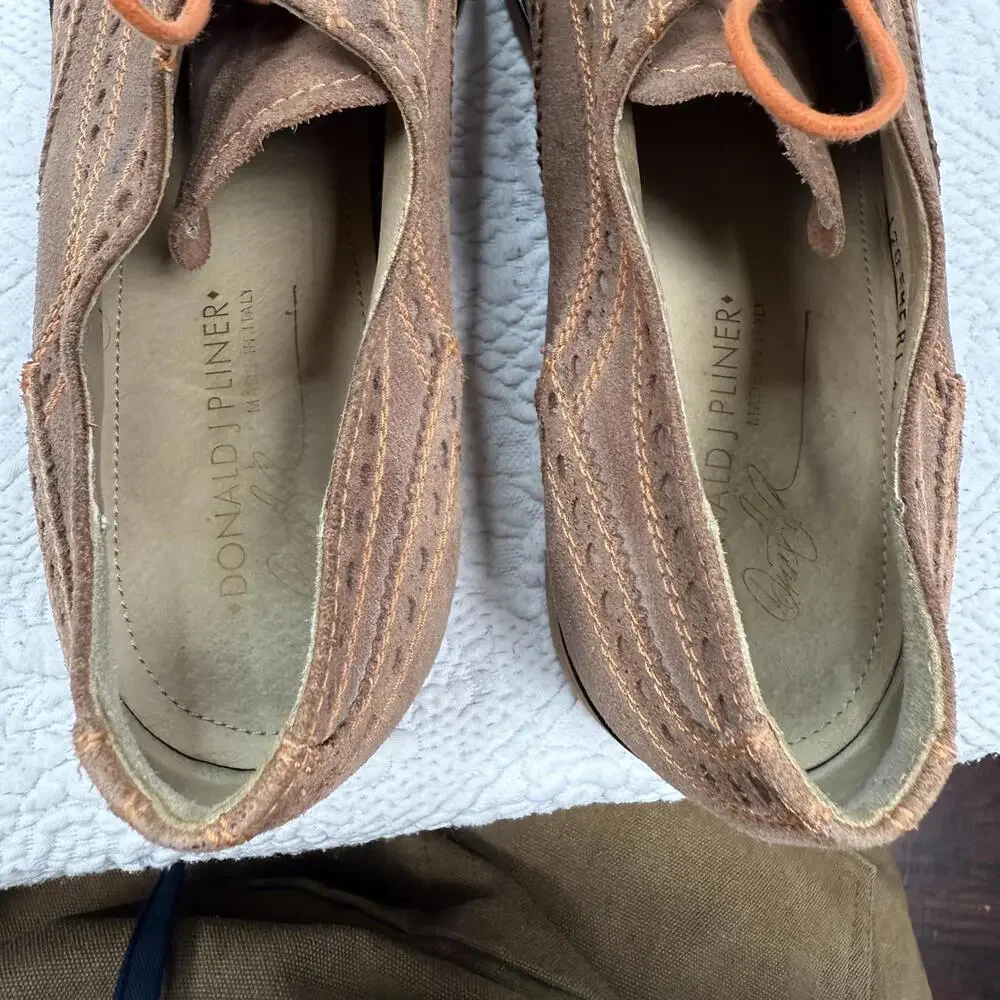 Donald Pliner Suede wingtip oxfords excellent condition‎ size 10